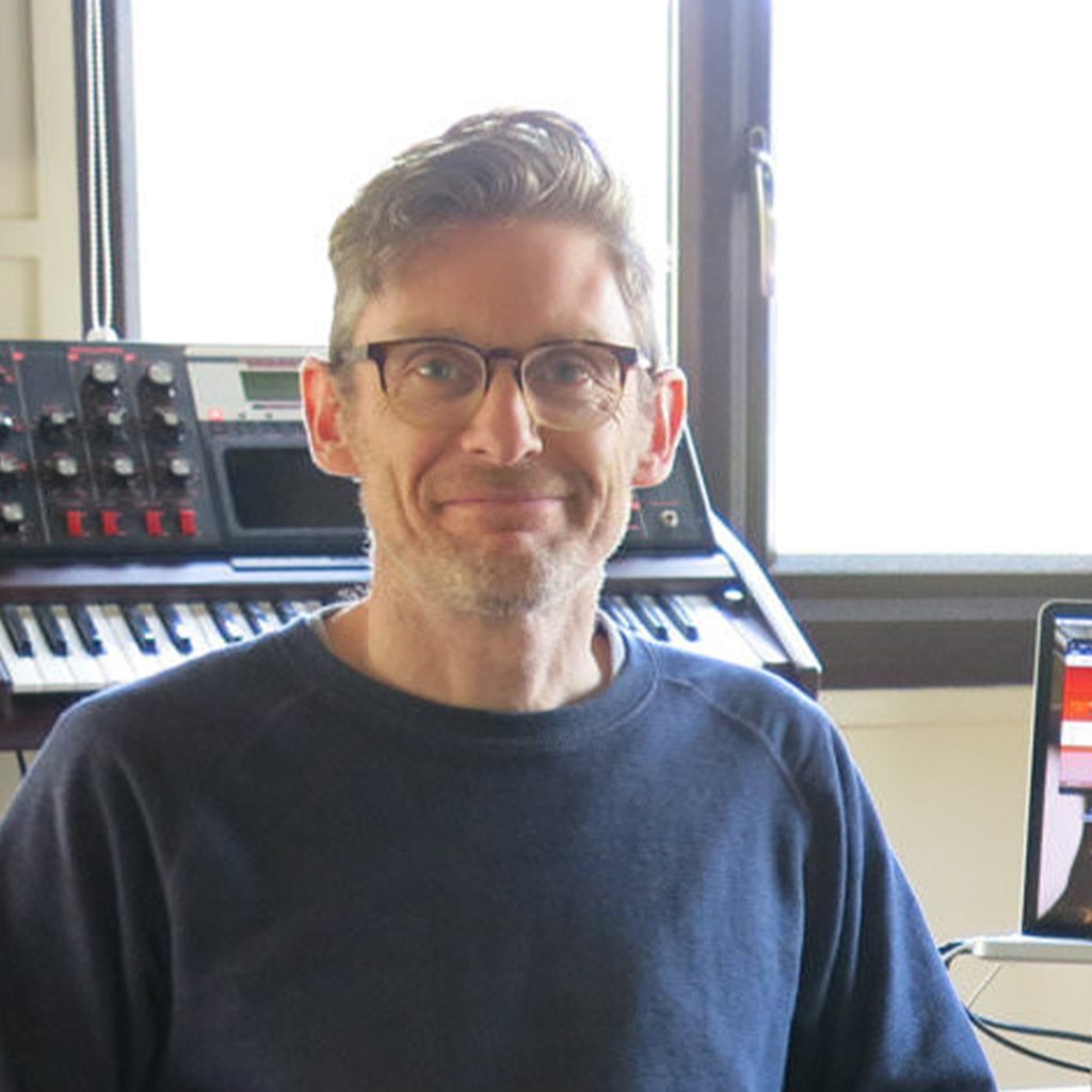 Ben Davis, alias Flash Atkin with a studio tour
